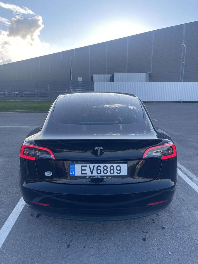 Tesla Model 3, saloon / sedan