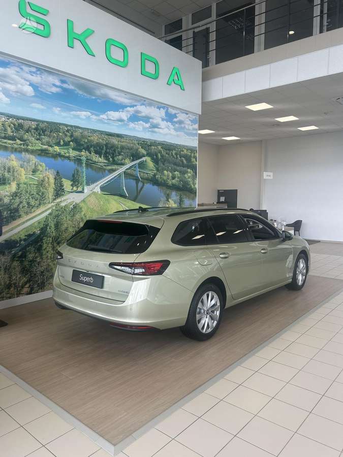 Škoda Superb - 4