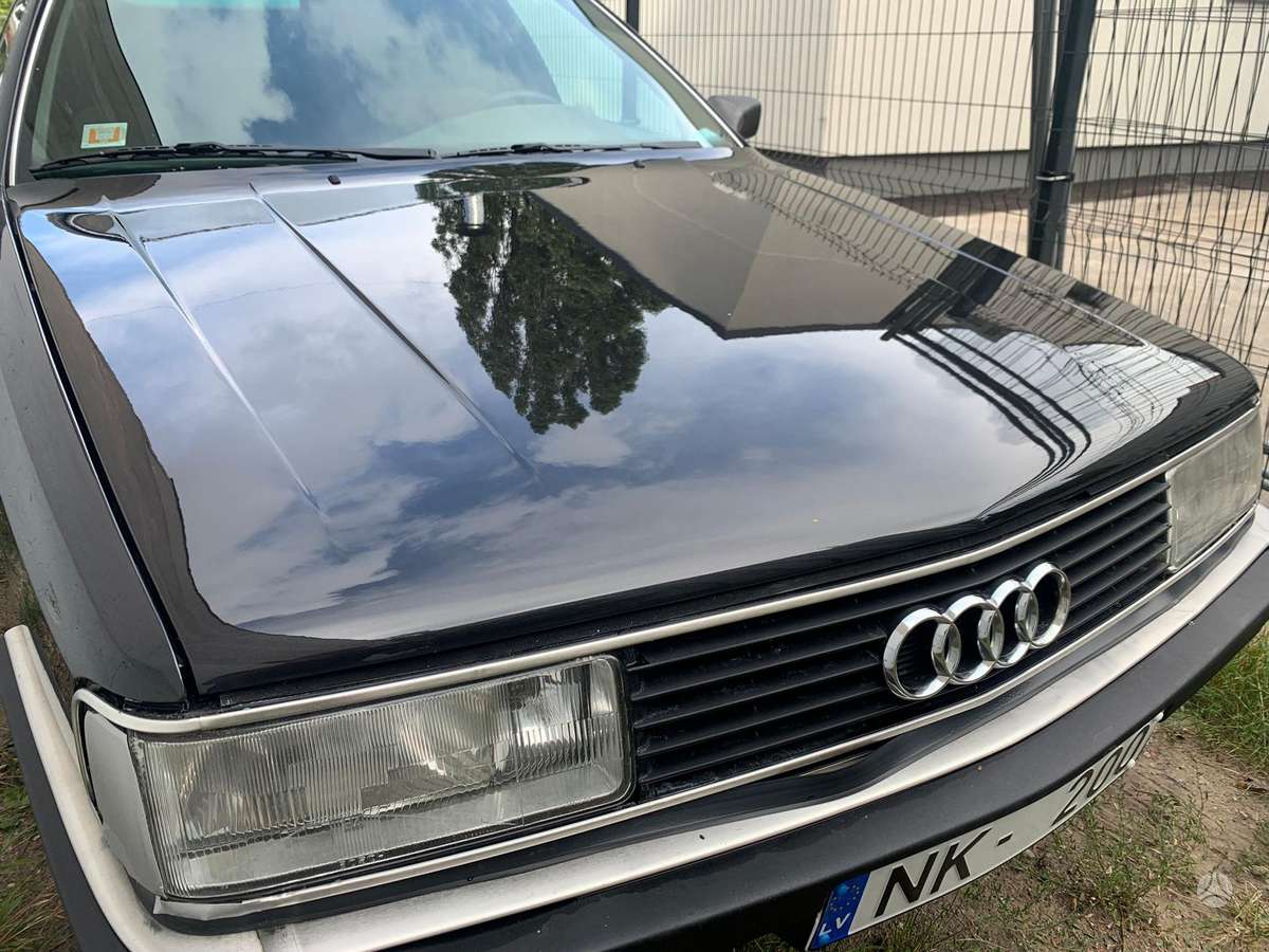 Audi 200, 2.2 l., Седан