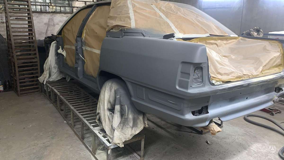 Audi 200, 2.2 l., Седан