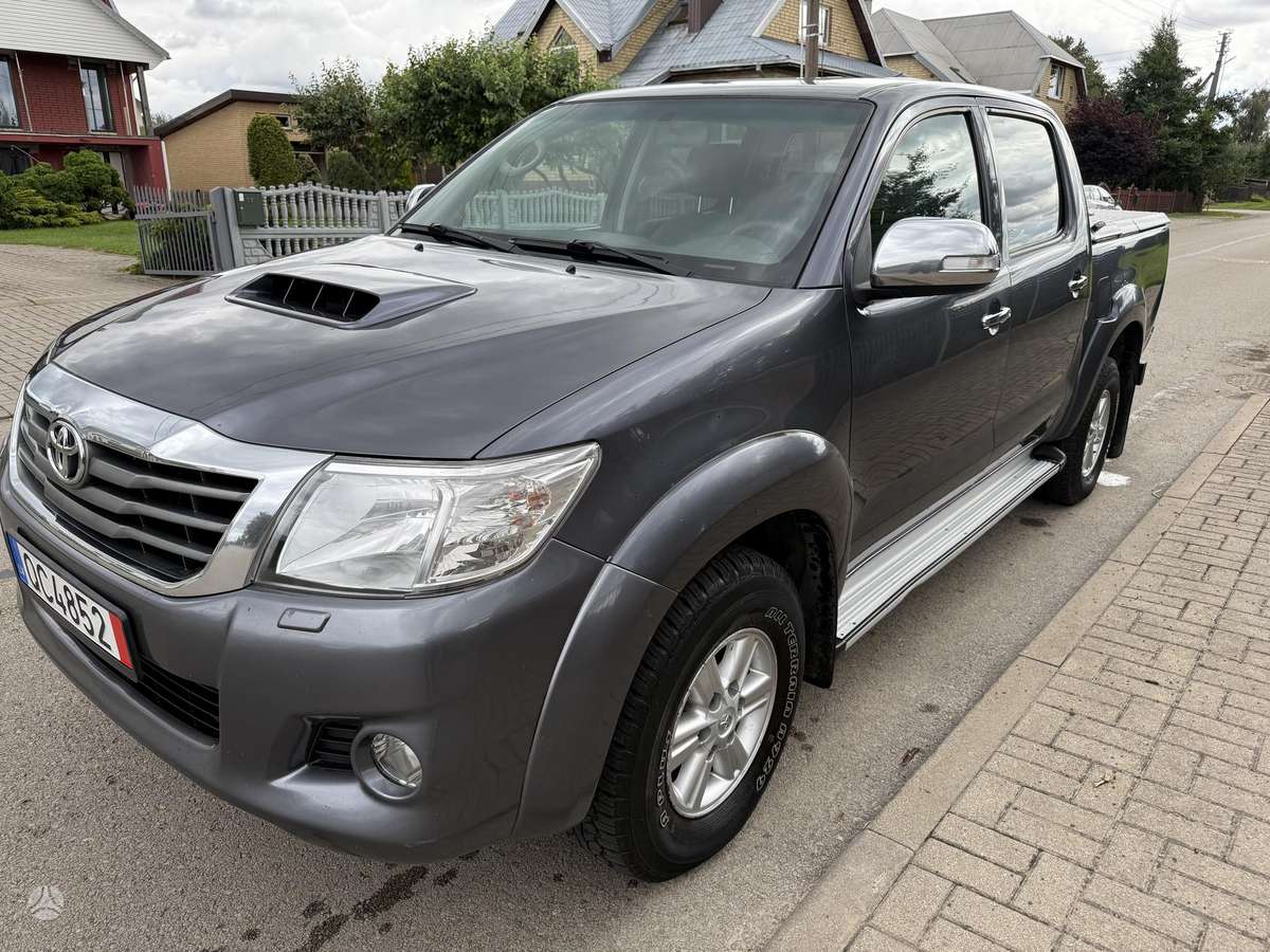 Toyota Hilux - 2
