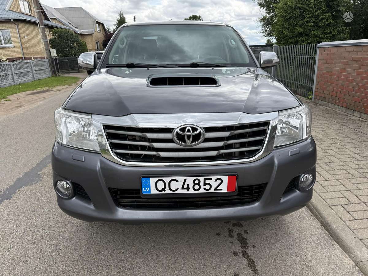 Toyota Hilux - 3