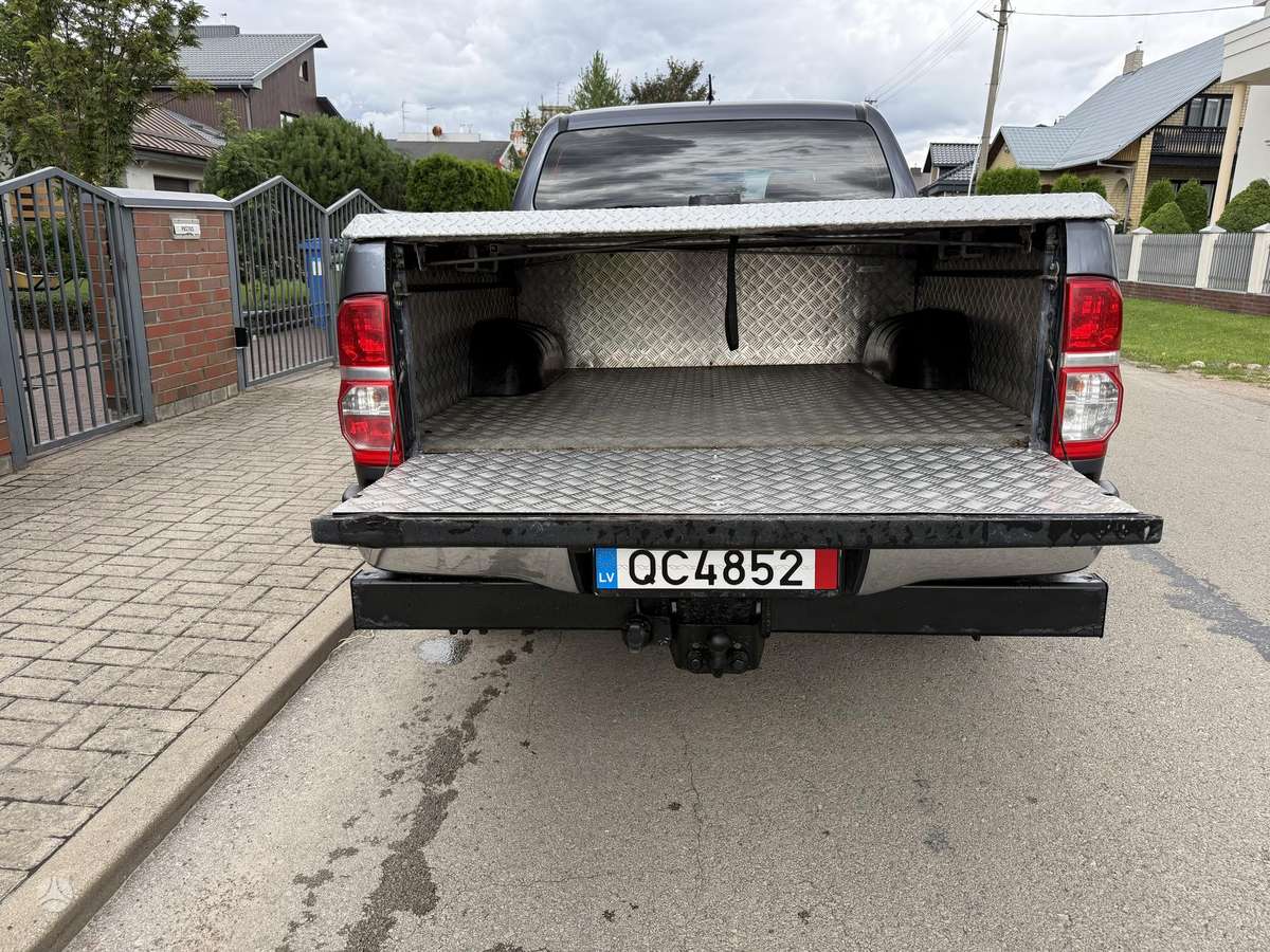 Toyota Hilux - 7