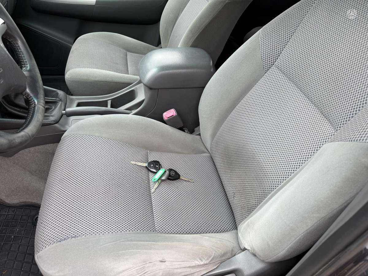 Toyota Hilux - 8