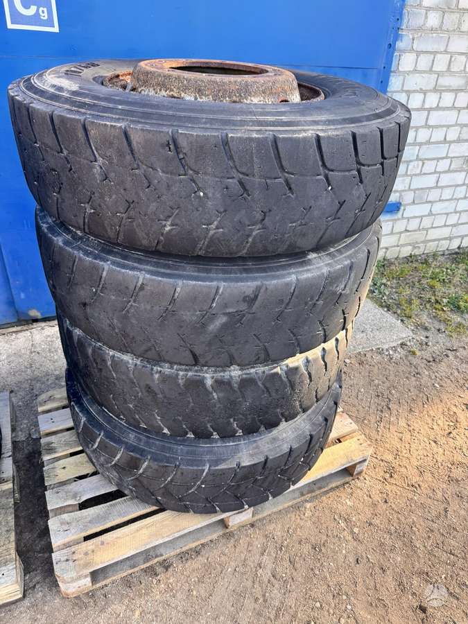 Bridgestone, universalios 315/80 R22,5