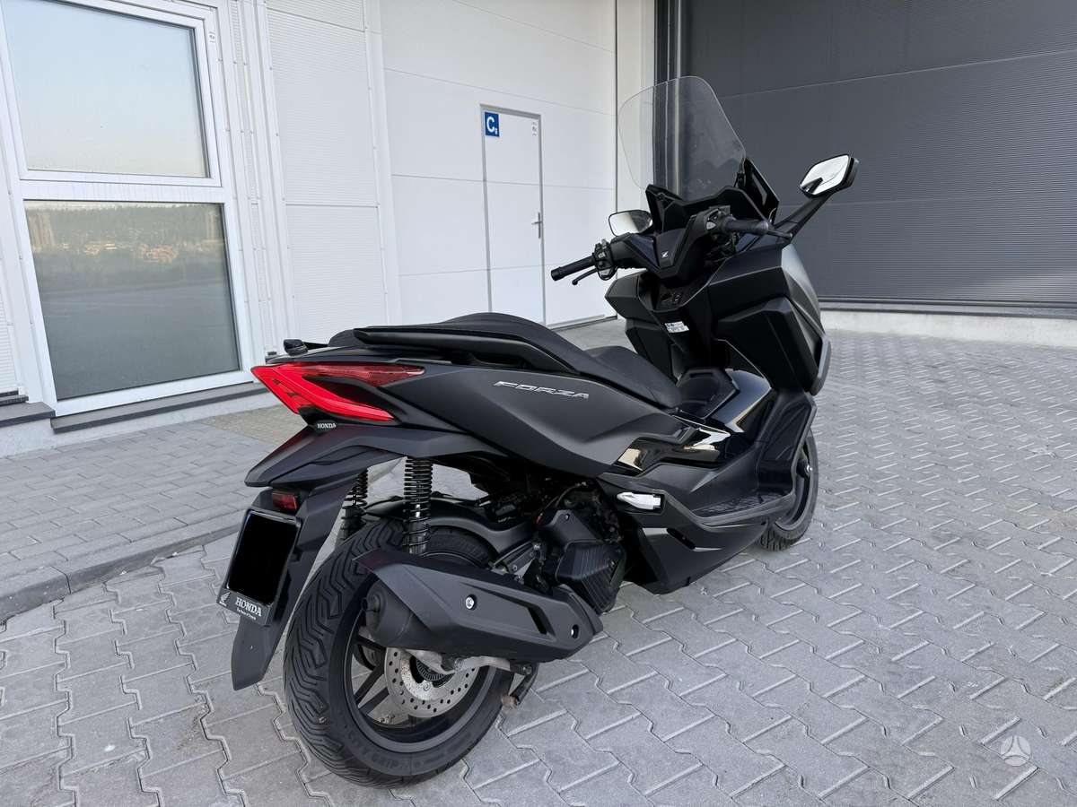 Honda Forza 125cc, мотороллеры / мопеды