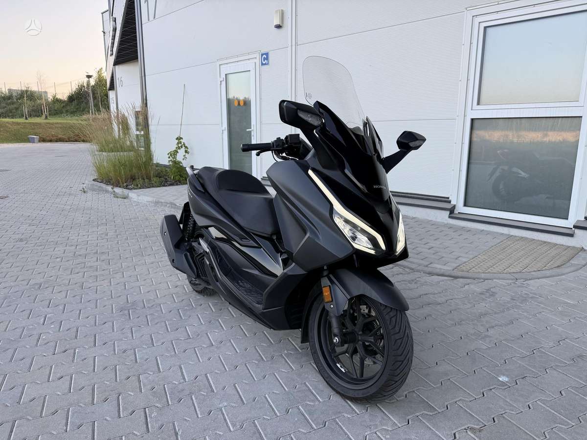 Honda Forza 125cc, мотороллеры / мопеды