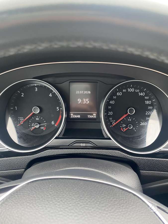 Volkswagen Passat - 5