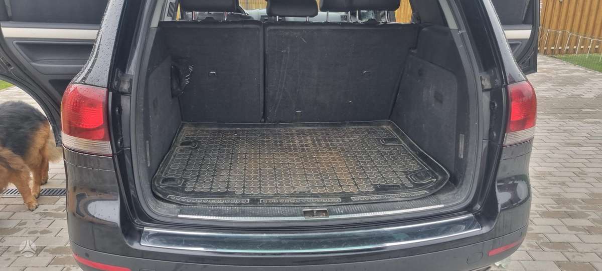 Volkswagen Touareg - 11