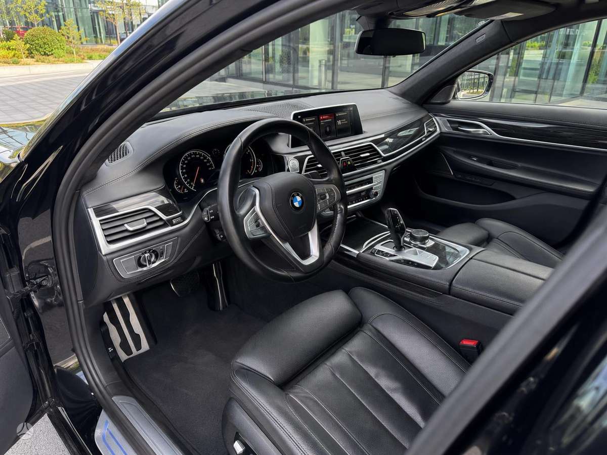 BMW 740, 3.0 l., Лимузин