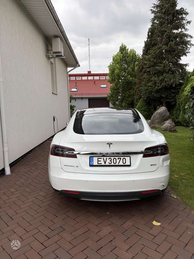 Tesla Model S, 85 kWh, hečbekas