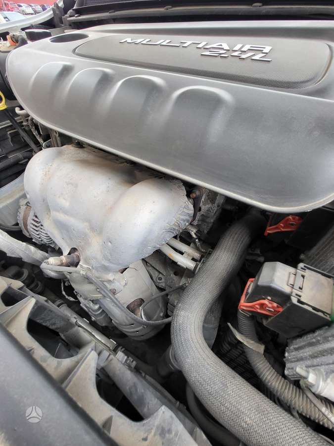 Chrysler 200, 2.4 l., Седан