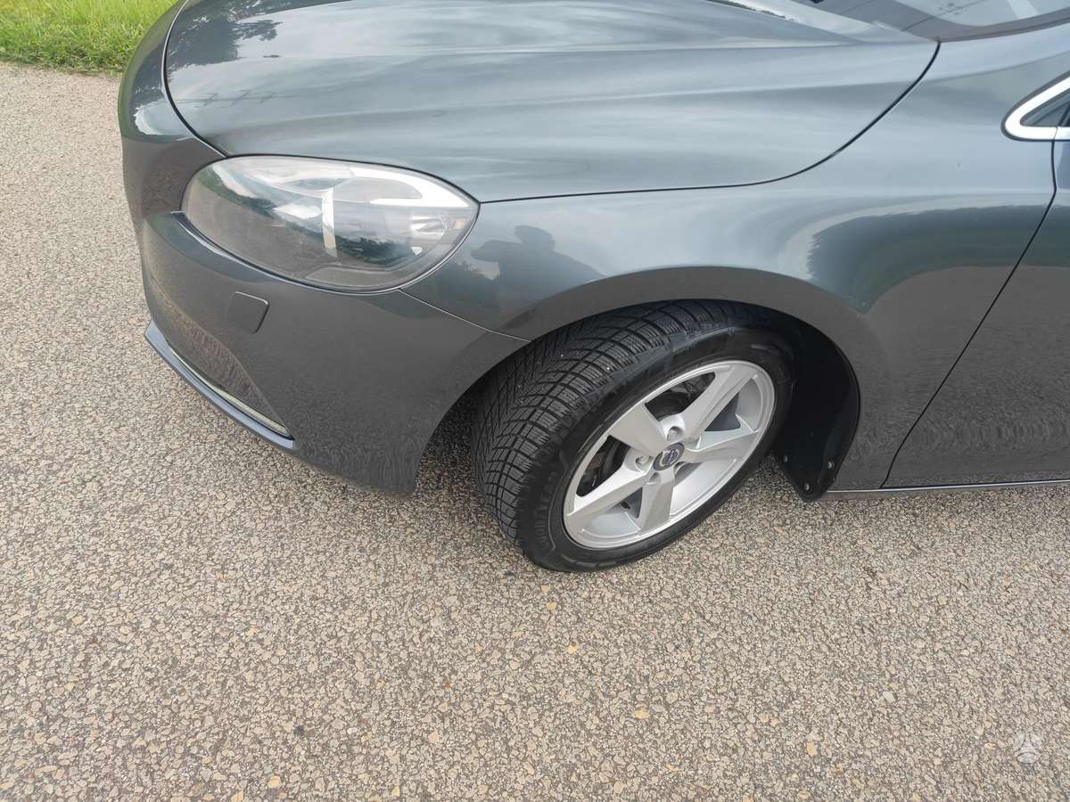 Volvo V40, 2.0 l., hatchback