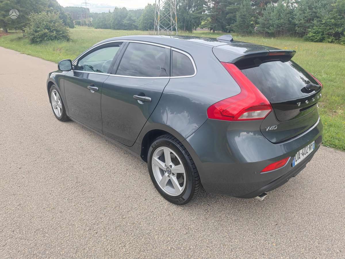 Volvo V40, 2.0 l., Хэтчбек