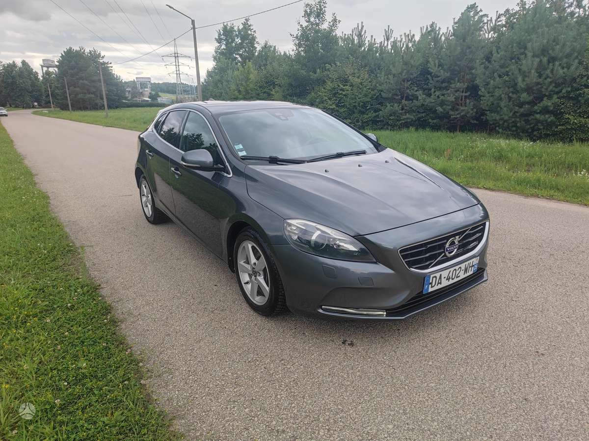 Volvo V40, 2.0 l., hatchback