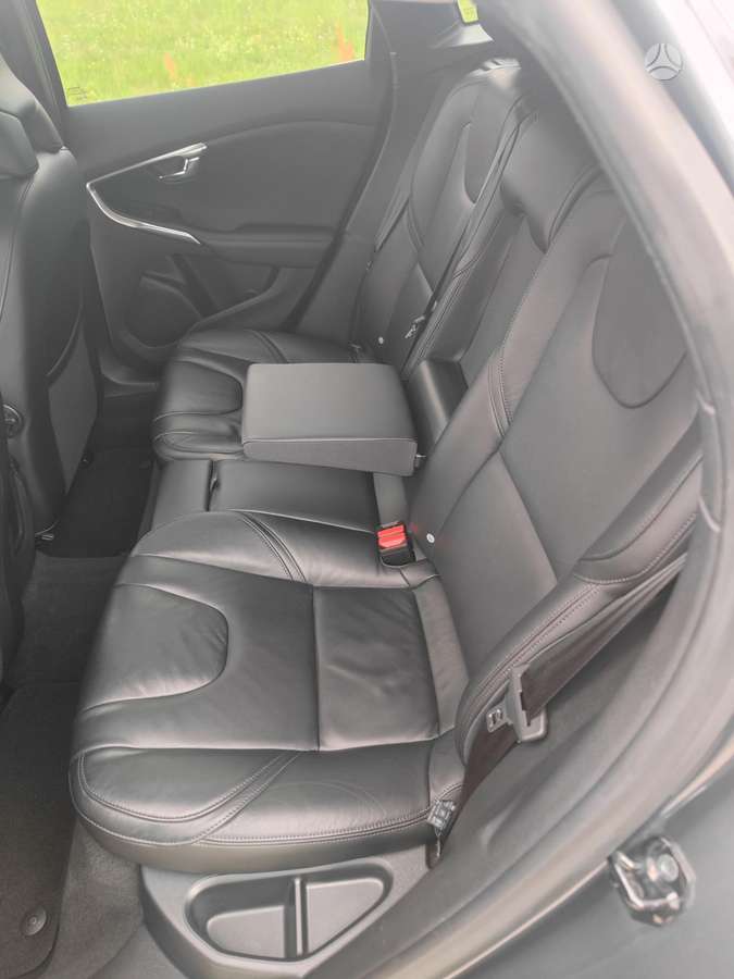 Volvo V40, 2.0 l., Хэтчбек