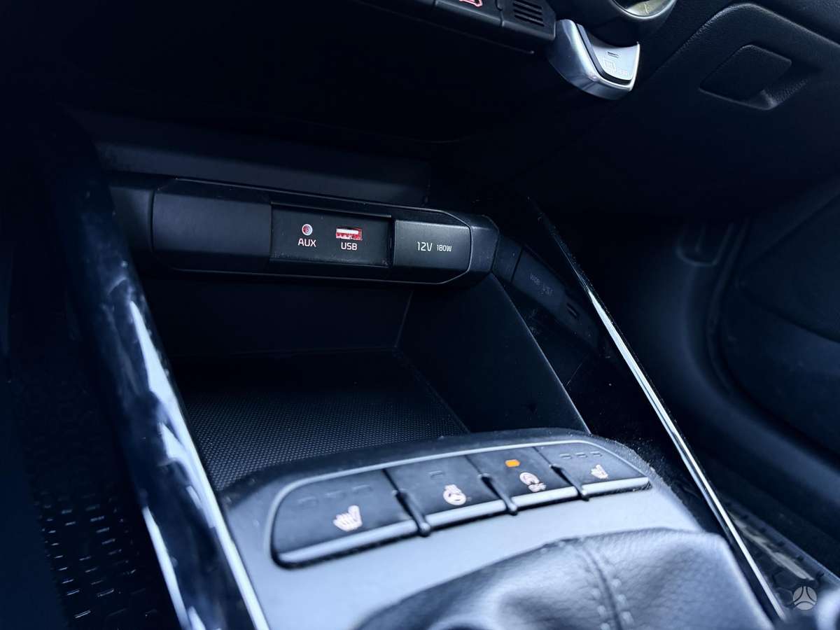 Kia Stonic, 1.0 l., Хэтчбек