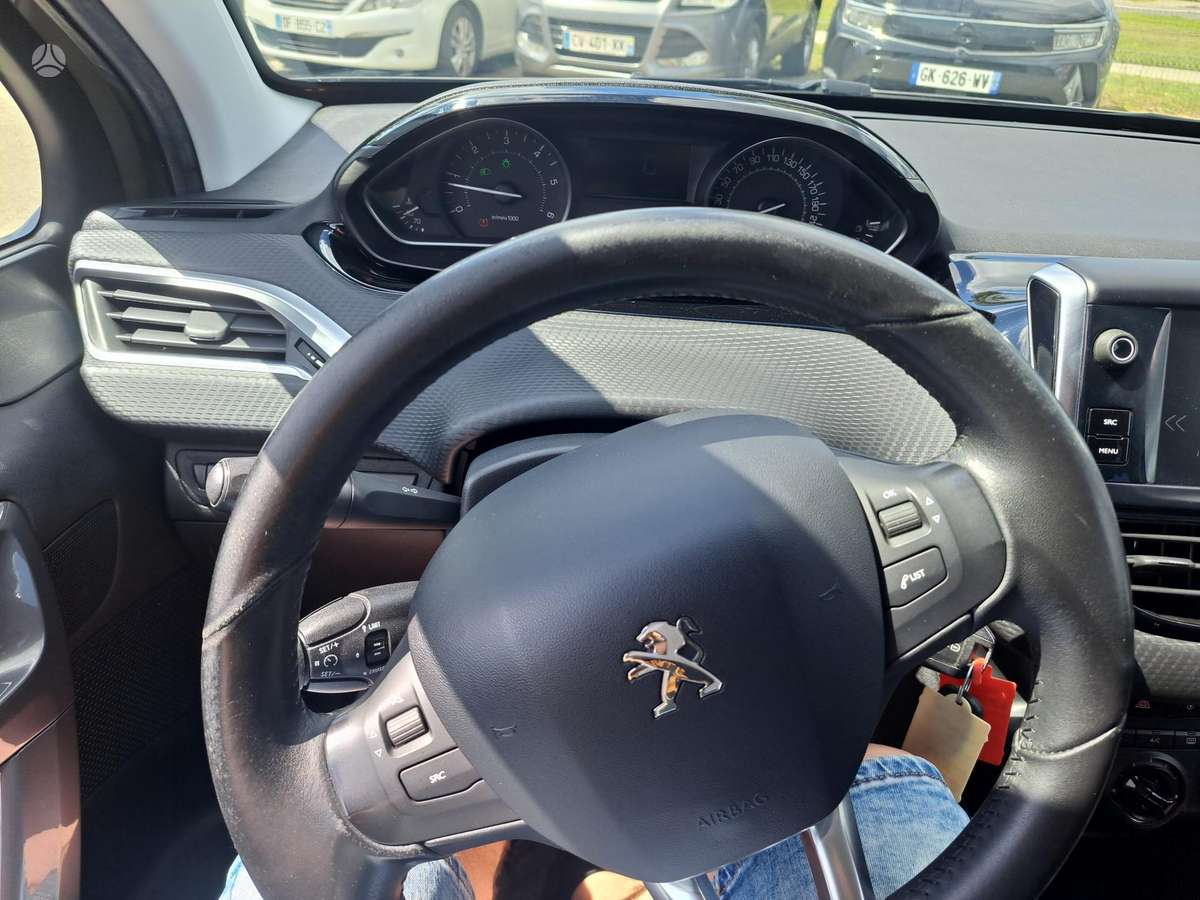 Peugeot 2008, 1.6 l., Универсал