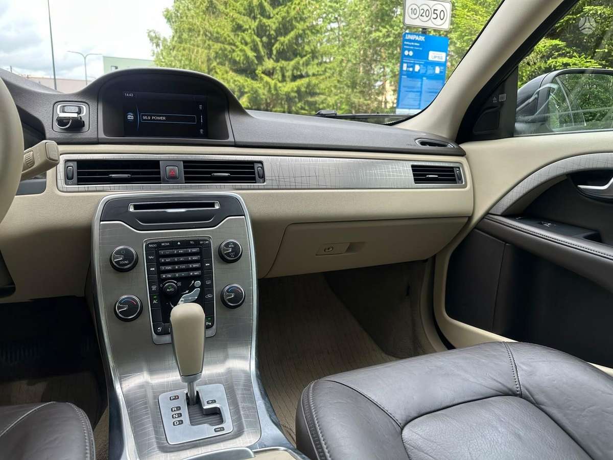 Volvo XC70, 2.0 l., Универсал