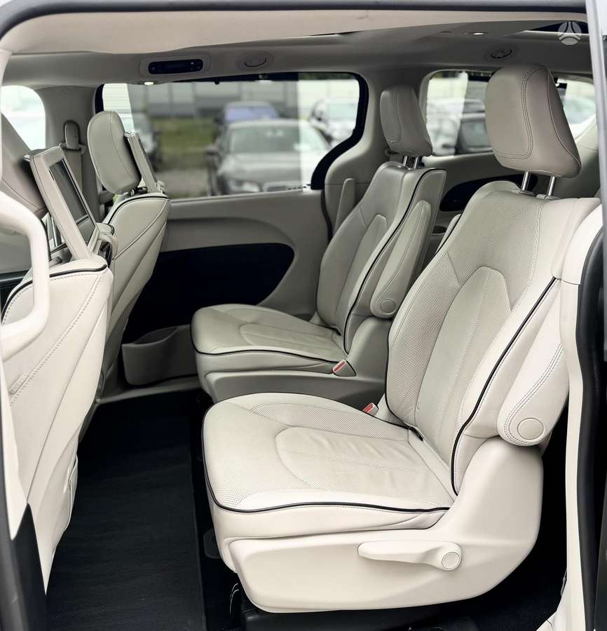 Chrysler Pacifica, 3.6 l., Минивэн