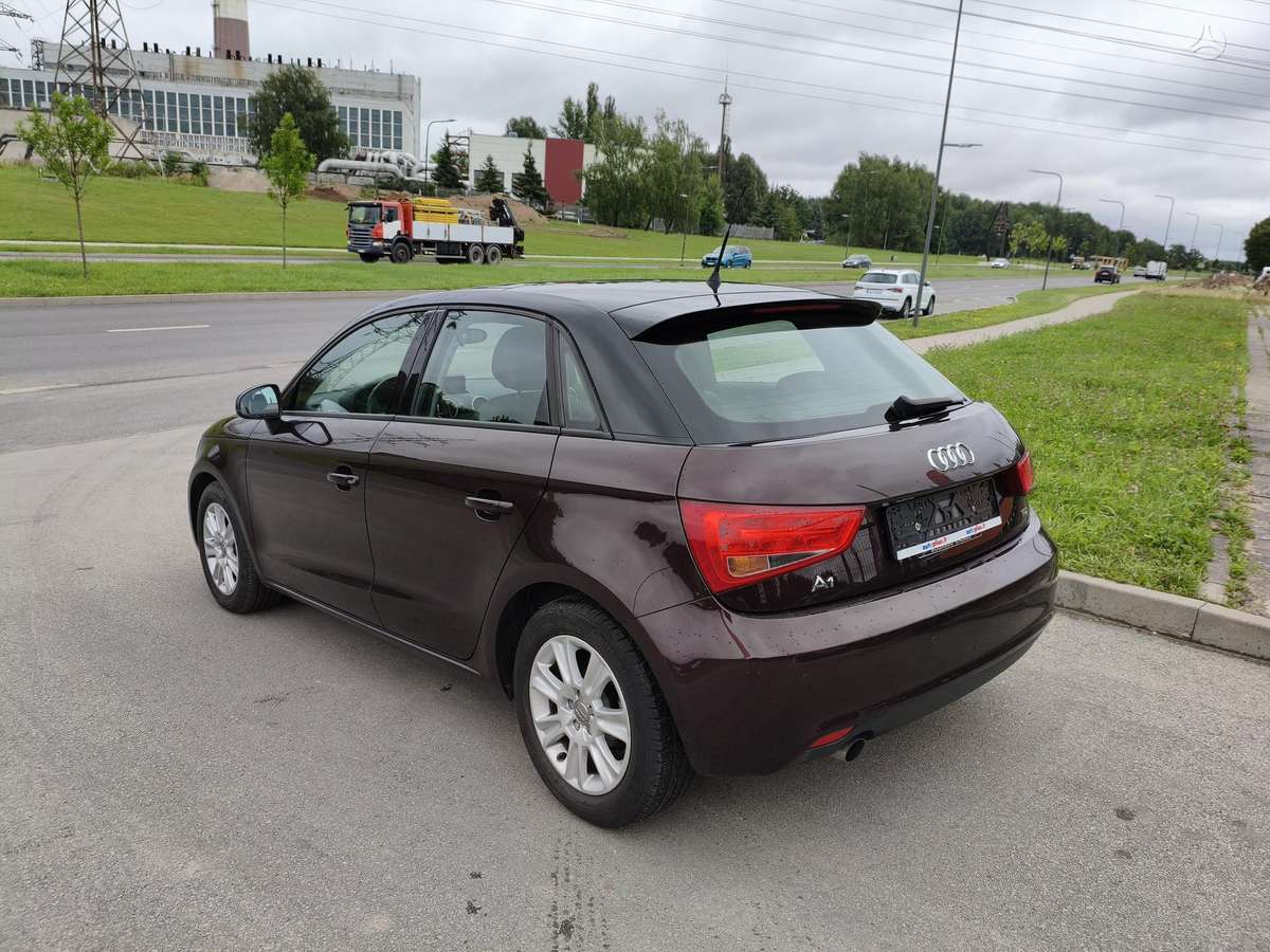 Audi A1, 1.6 l., Хэтчбек