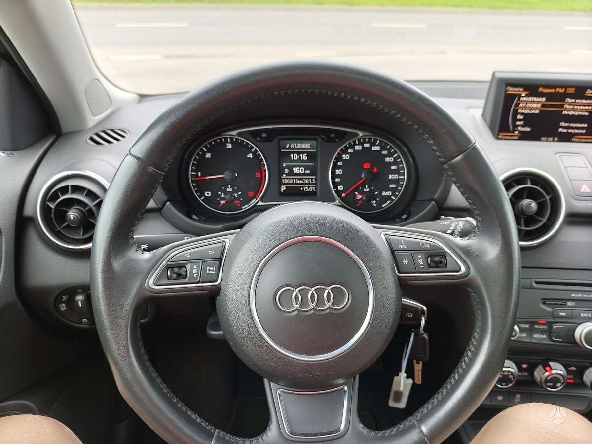 Audi A1, 1.6 l., Хэтчбек