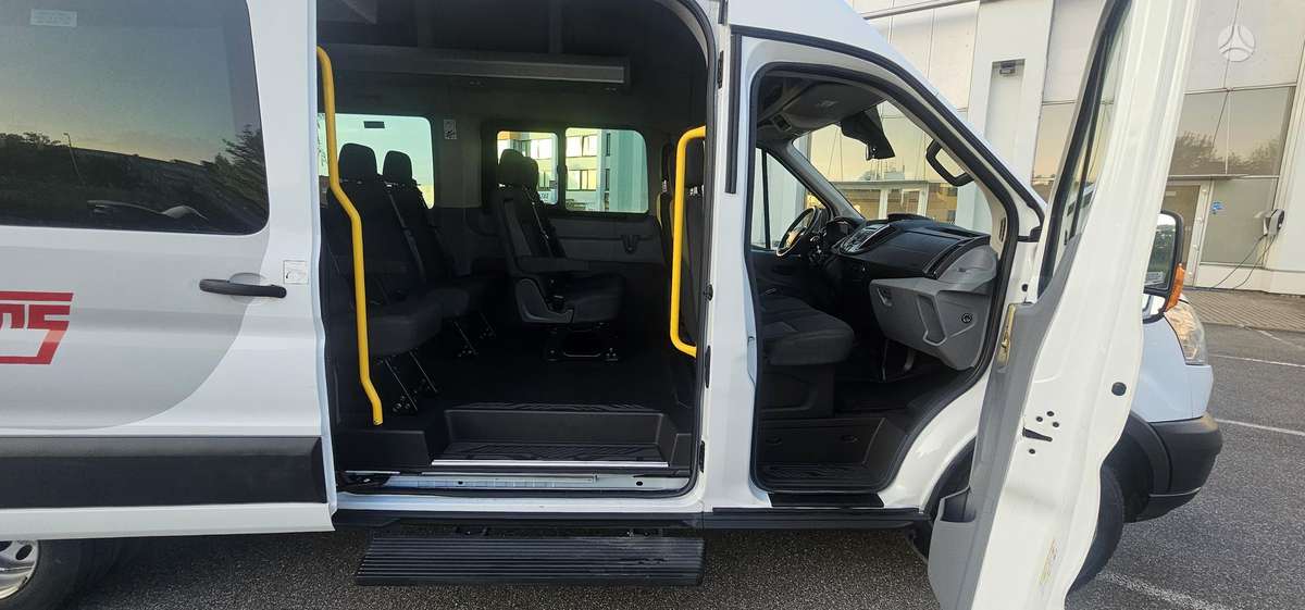 Ford Transit, passenger minibus