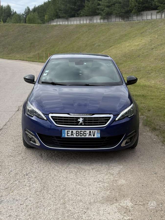 Peugeot 308, 1.2 l., hatchback