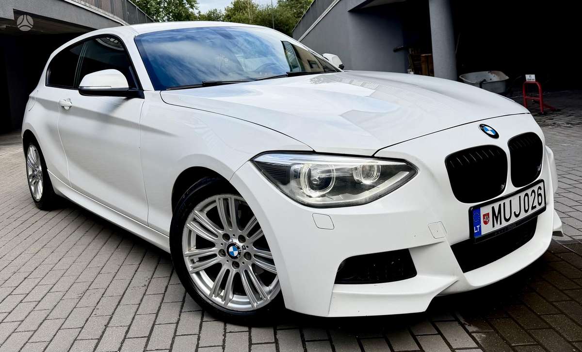 BMW 116, hatchback