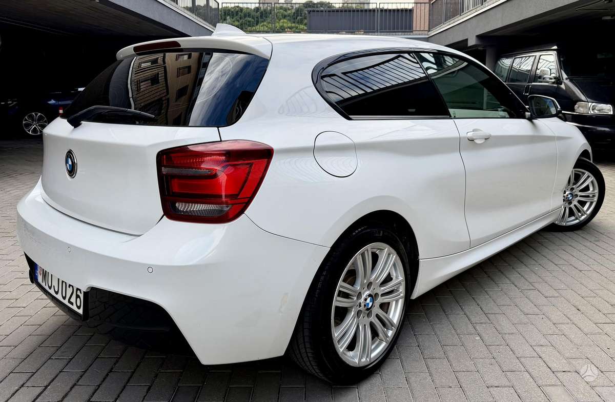 BMW 116, hatchback