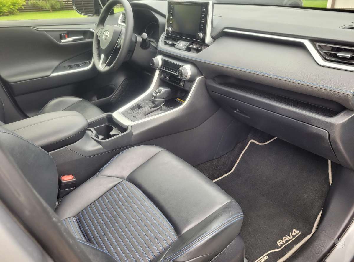 Toyota RAV4 - 7