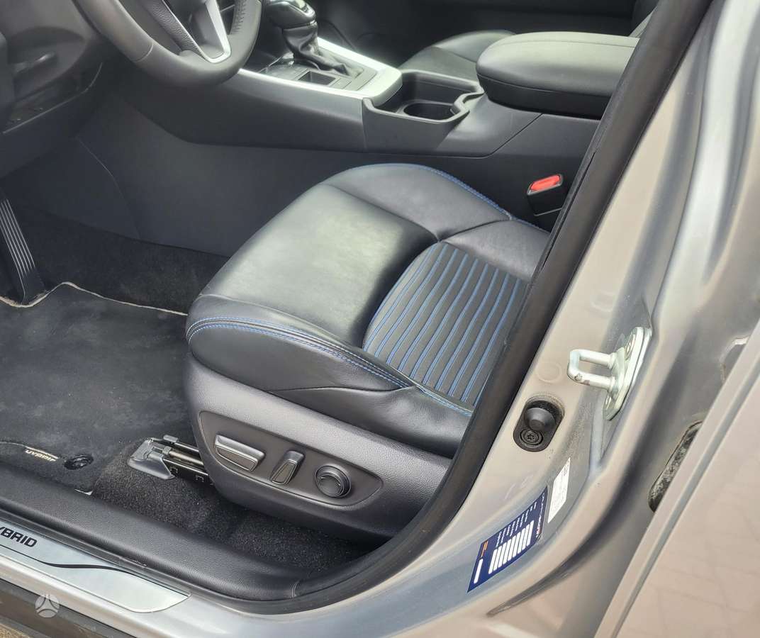 Toyota RAV4 - 9