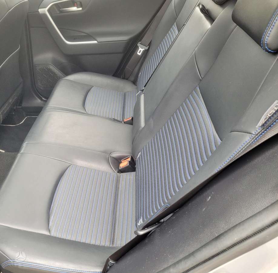 Toyota RAV4 - 10