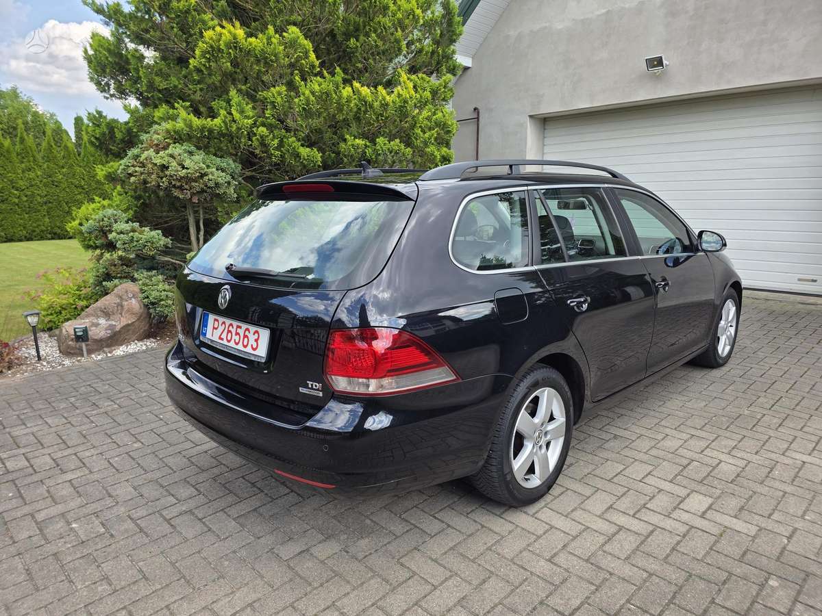 Volkswagen Golf - 6