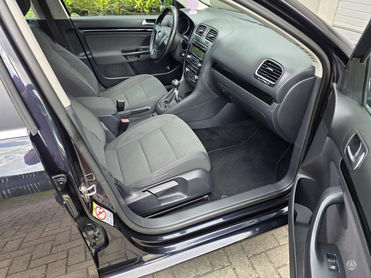 Volkswagen Golf - 12