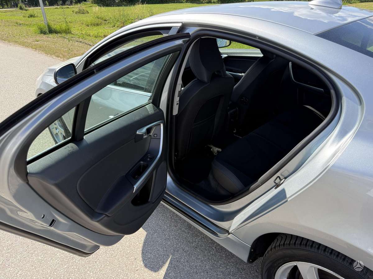 Volvo S60, 2.0 l., Седан