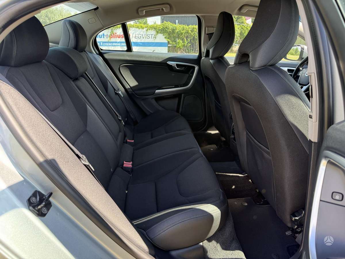 Volvo S60, 2.0 l., Седан