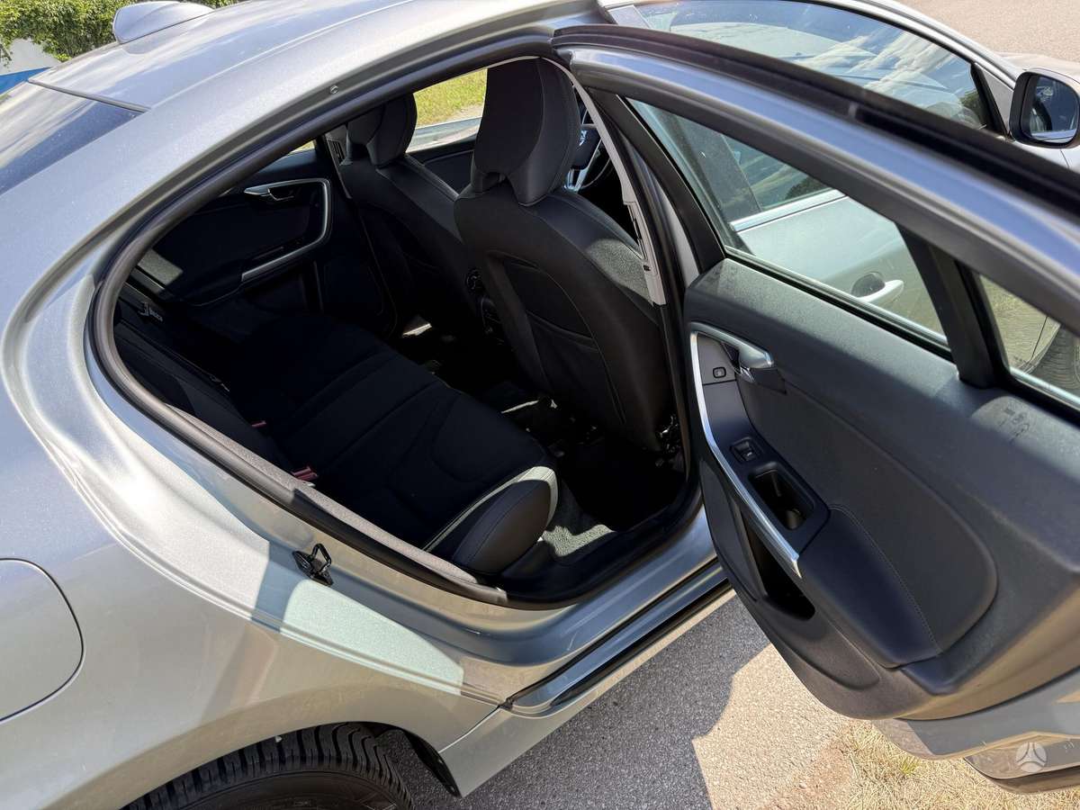Volvo S60, 2.0 l., Седан