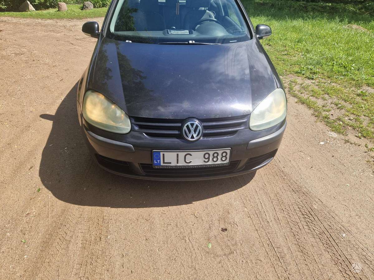 Volkswagen Golf - 1