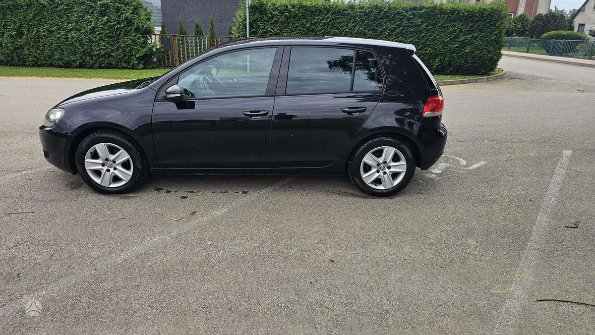 Volkswagen Golf - 2