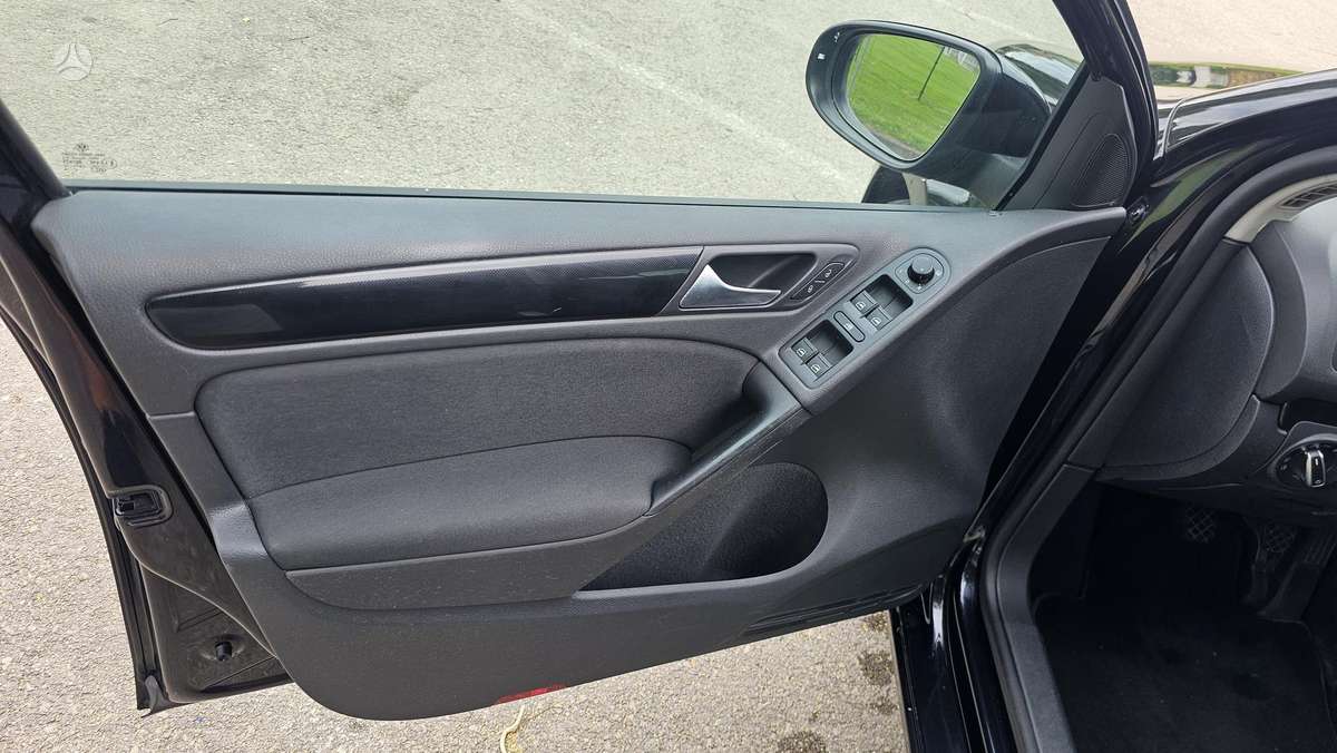Volkswagen Golf - 9