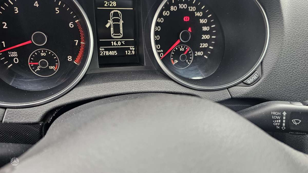Volkswagen Golf - 12