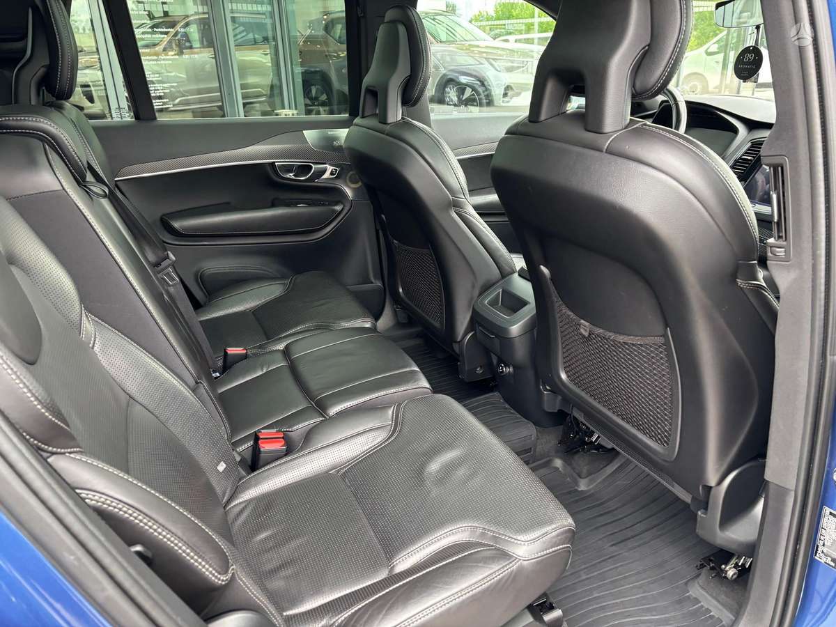 Volvo XC90, 2.0 l., off-road / crossover