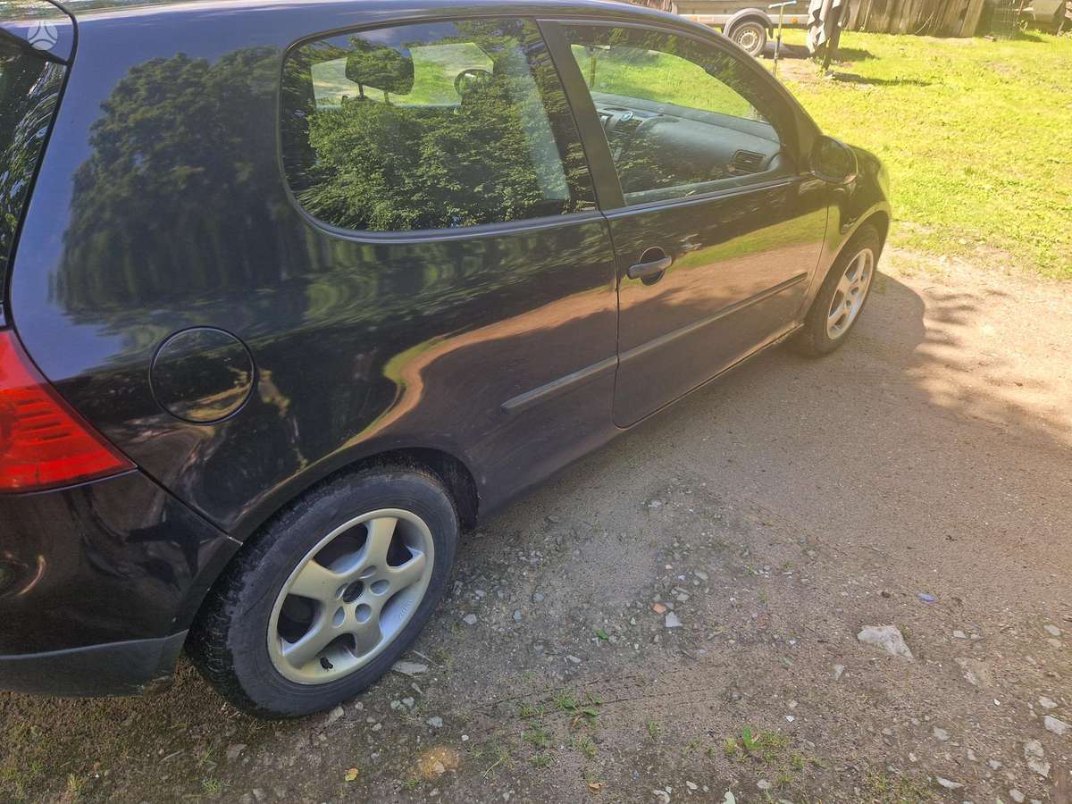 Volkswagen Golf - 5