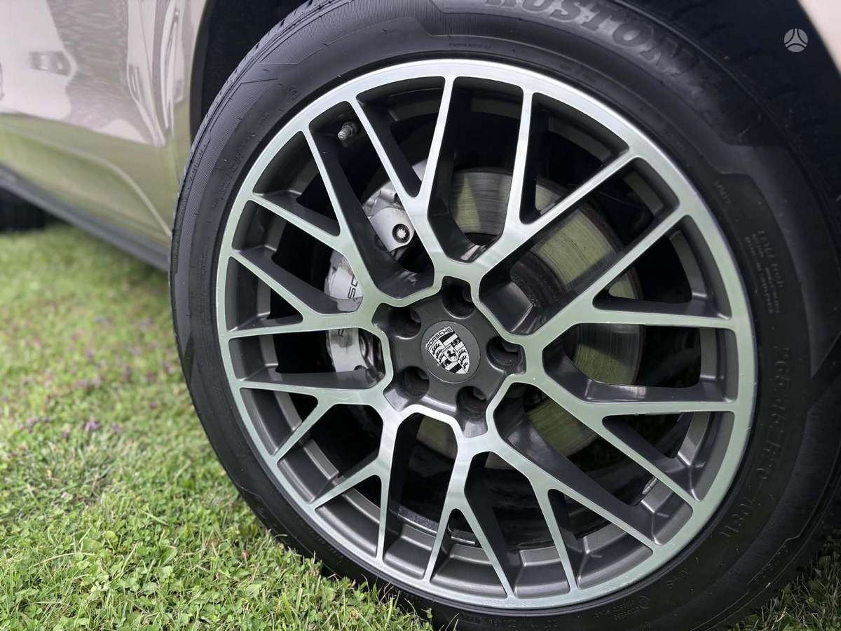 Porsche Macan - 11