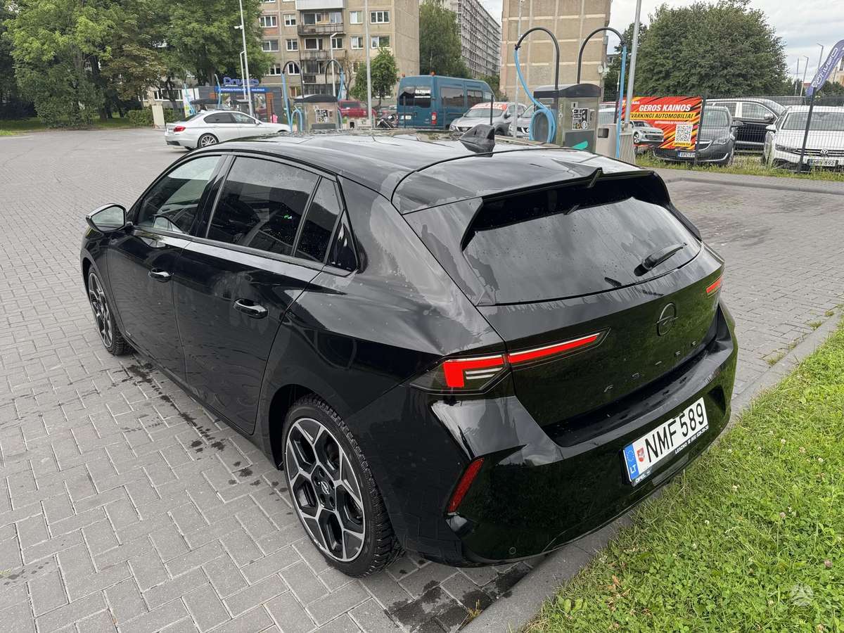 Opel Astra, 1.2 l., hatchback