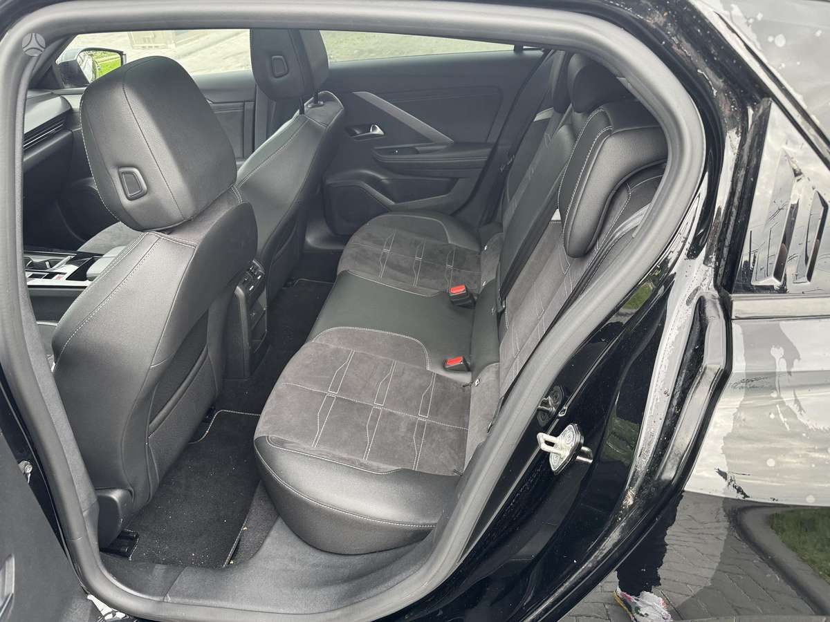 Opel Astra, 1.2 l., hatchback