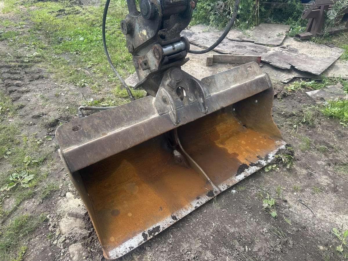Takeuchi TB175, mini ekskavatori
