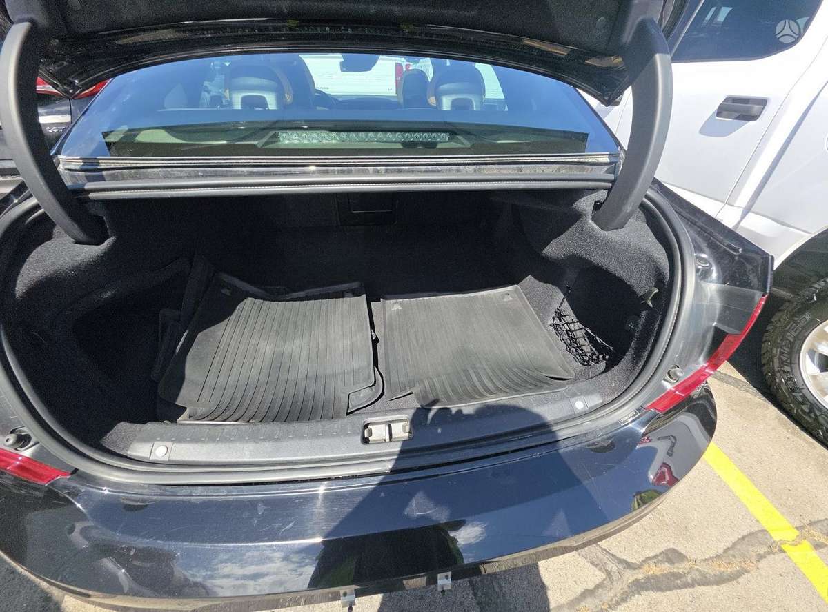Volvo S90, 2.0 l., Седан