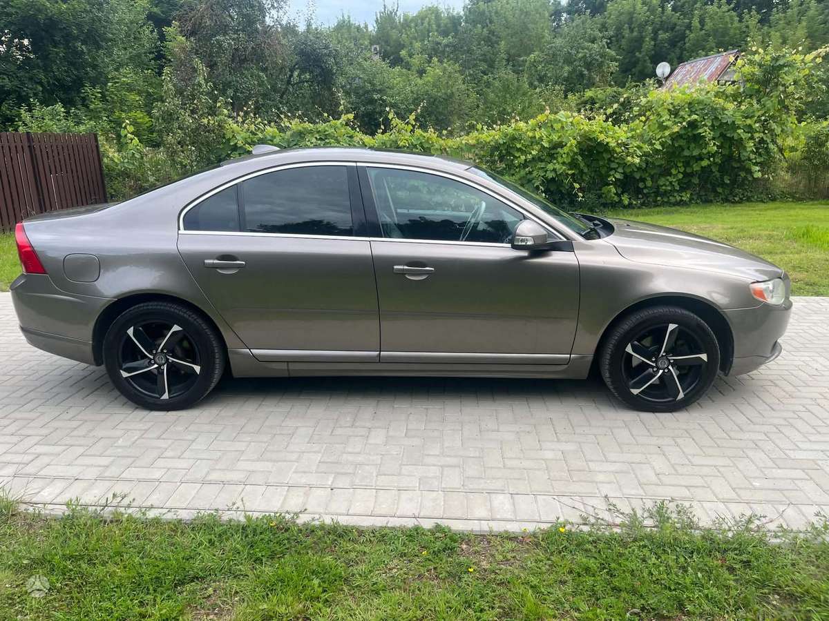 Volvo S80, 2.4 l., Седан
